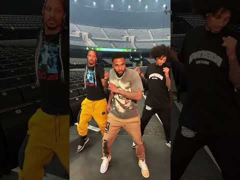 ‘Tshwala Bam’ is taking the world by storm and WE LOVE TO SEE IT 🔥🔥🔥