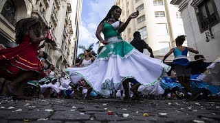 Brasilien bereitet sich aktiv auf den Karneval vor und hebt den Ausnahmezustand und die Coronavirus-Beschränkungen auf