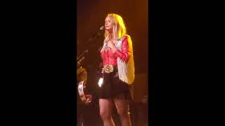 Miranda Lambert Gets Emotional During &quot;The House That Built Me&quot; at Billy Bob&#39;s Texas