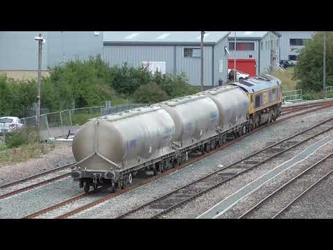 66720 & 66715 in Gloucester New Yard. 22/07/2020