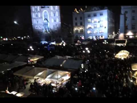 WOSP 2013 Rynek Główny z Sukiennic ognie sztuczne finał
