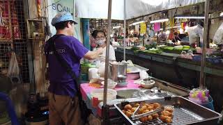 おじさん2人はタオプーン市場が思った以上に気に入ったようです