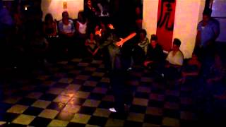 Adrián Ferreyra y Rocío Lequio bailan en Milonga El Tigre y El Dragón