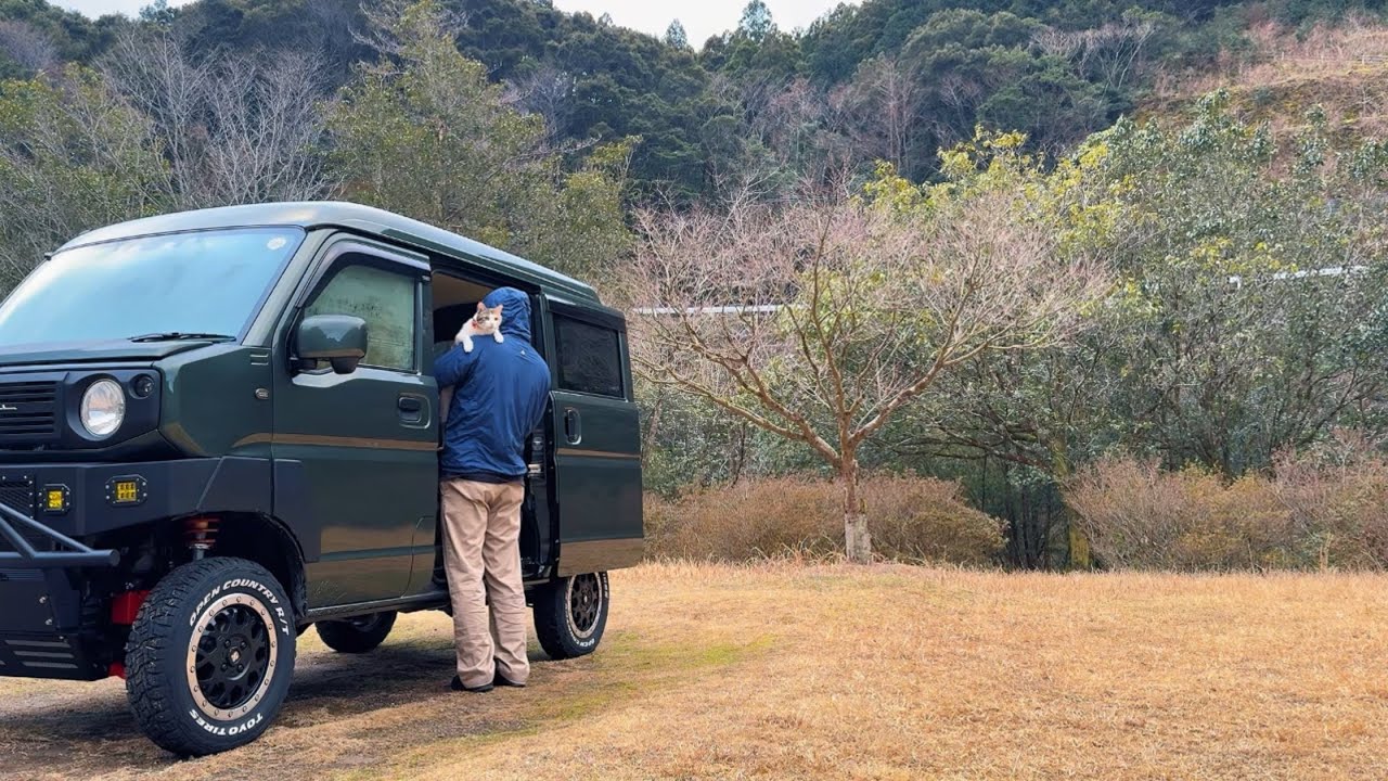 うみ と静かな山中で車中泊したよ