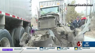 2 tractor-trailer crash closes Route 78