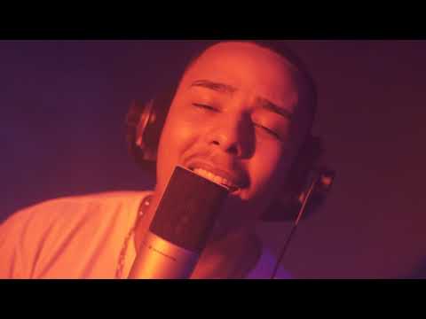 Mc Henry da Capital - Paty 10/10 [Web-Clipe Oficial] Prod. DJ Rhuivo.