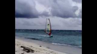 preview picture of video 'windsurfing in Naifaru 2'