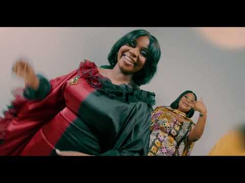 Choisie Basolua - Au Controle Feat Trina Fukiau (Clip Officiel)