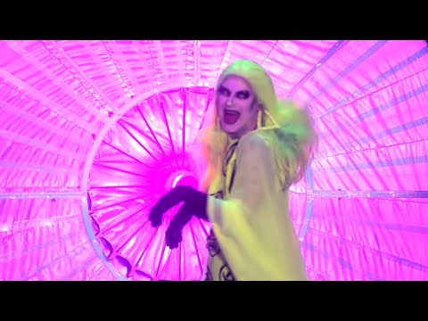 Sister Sister vs Ginny Lemon - "You Keep Me Hangin' On" by Kim Wilde