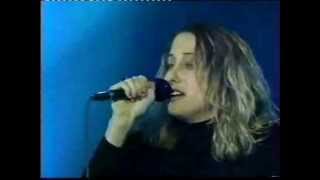 Leah Andreone : &quot;It&#39;s alright, it&#39;s OK&quot;   live 1997