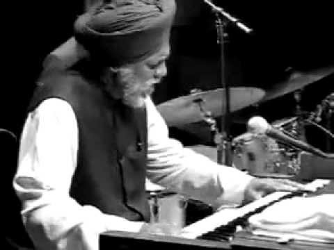 Dr  Lonnie Smith Quartet, Zurich 2007   Part 1