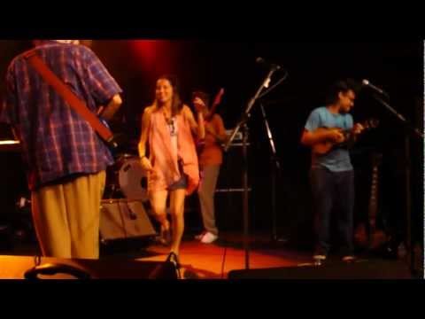 Graveola e o Lixo Polifônico - Insensatez: A Mulher Que Fez [15.03.2012]