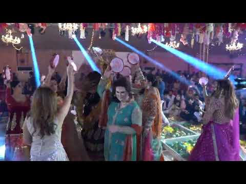 Hareem Farooq Mehndi dance at wedding