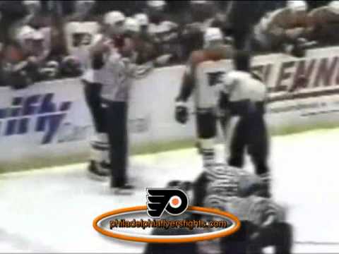 080 Feb 11, 1990 BRAWL Pittsburgh Penguins vs Philadelphia Flyers