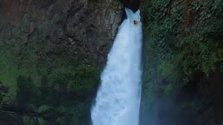 Extreme Kayaker Drops 128-Feet Off Waterfall to Break Record