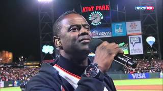 2012/10/22 McKnight sings during stretch