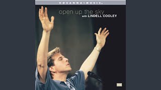Video thumbnail of "Lindell Cooley - Great Is He [Live]"