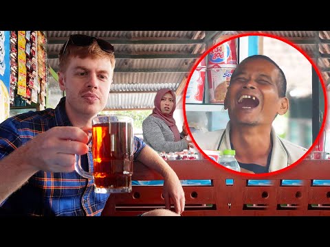 Bule Pura-Pura G0BL0K Gak Bisa Bhs Jawa, Endingnya Bikin Semua SHOCK !!