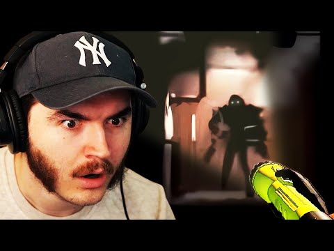 HE'S RIGHT BEHIND ME, ISN'T HE? (Lethal Company)