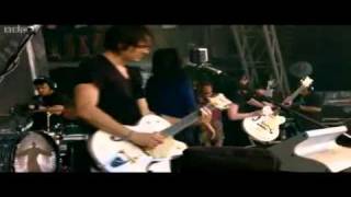 The Dead Weather - Treat Me Like Your Mother (Live at Glastonbury 2010)