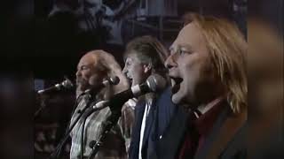 Crosby, Stills &amp; Nash   -  Suite Judy Blue Eyes '68 (Single) HD