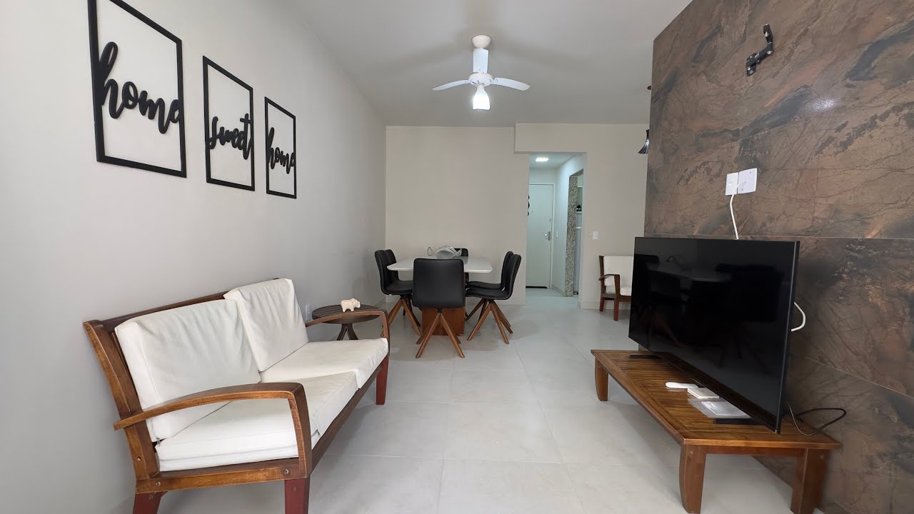 Apartamento reformado na Praia do Morro na Avenida Oceânica