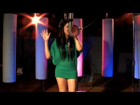 Agina Alvarez SOMOS MAR Y ARENA featuring Sergio Vallin of Mana