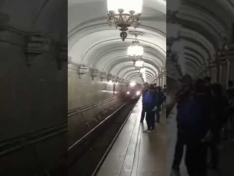 Парад поездов петербургского метрополитена