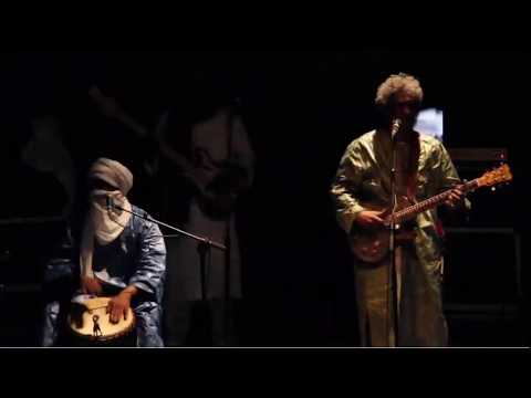 Tinariwen - Amassakoul 'N' Ténéré / THE TRAVELLER IN THE DESERT (english lyrics)