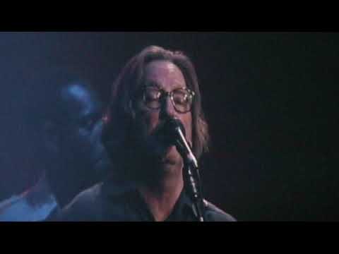 Jeff Beck & Eric Clapton - Madison Square Garden - NYC, NY - February 19, 2010 - Part 2 - "IWTCS"