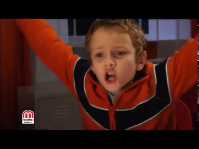 Vídeo relacionado con Mattel Games UNO Extreme - Juego de Cartas Familiar con Lanzador - con Luz y Sonido - 112 Cartas - De 2 a 10 Jugadores - Regalo para Niños de 7+ Años y Adultos, GXY75