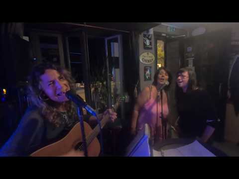 Audrey, Sandrine et Virginie - Knockin' on Heaven's Door - Mel's Pub - 13 juin 2020