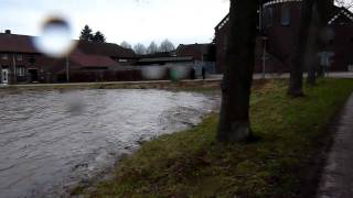preview picture of video 'roer vlodrop hoogwater (12) 14-01-2011'