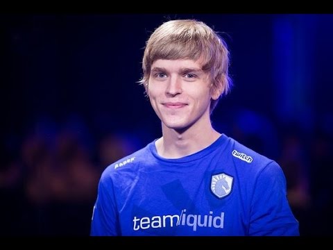 Snute Talks Blizzcon - ZvP vs Stats - The PiG Daily #95 (Game 1)