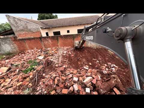 DESTRUINDO CASA NA CIDADE 🏙️ Escavadeira hidráulica