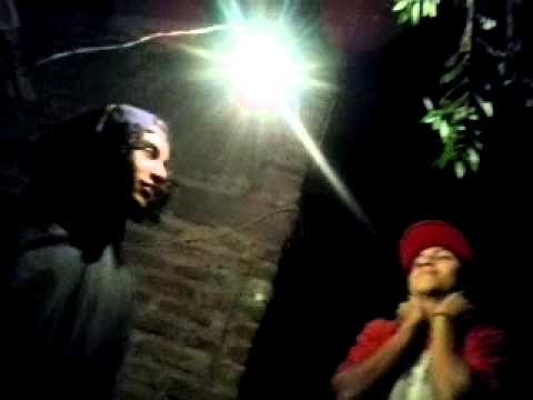 El Bruno mc Rapea en una joda