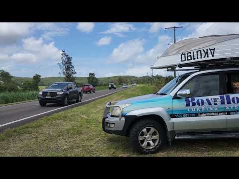 200 series Landcrusier fitted with a BoatHoist electric side boat loader.