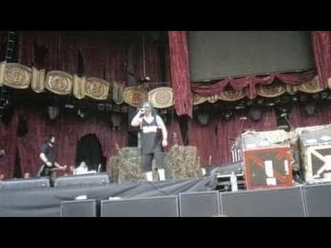 Soulfly Feat. Corey Taylor - Jumpdafuckup! - Live at Milton Keynes, England [05.26.2001]