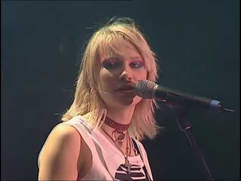 Vanilla Ninja live 2/3 - Traces Of Sadness (2004 live in Estonia) [Videoclip]