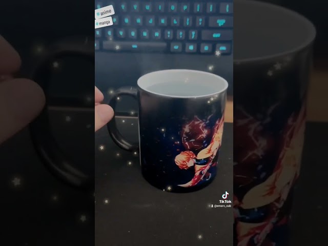 Vídeo relacionado con MERCHANDMANIA TAZA MÁGICA SEIYA CABALLERO ORO SAGITARIO magic mug