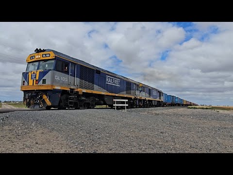 7922V SCT up "Dooen Express" (GL105, GL102, 40W), Dooen to Melbourne, 1150, 27/11/25, Jung VIC 