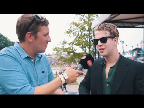 Tom Odell: "Mijn crewleden zijn een zootje ongeregeld ten opzichte van die van Rihanna"