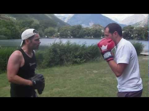 download lagu mp3 mp4 Leon De Boxe, download lagu Leon De Boxe gratis, unduh video klip Leon De Boxe