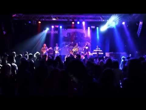 Chezidek backed by Fireman Crew - Herbalist & Bun Di Ganja (Live at Atelier Babylon Bratislava 2014)