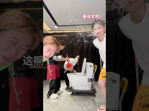 Reto de aguantar la risa, el cambio de escena es tan rápido que me muero de reír!!!