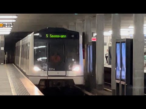 Trains at Jernbanetorget | Norway