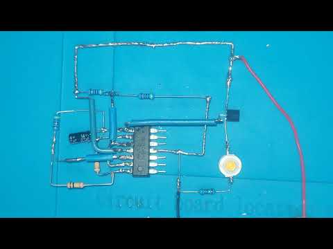 SLOW FLASHING LED CIRCUIT WITH LM324