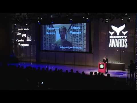 Founder of Quora, Charlie Cheever, presents the Quora Answer of the Year Shorty Award!