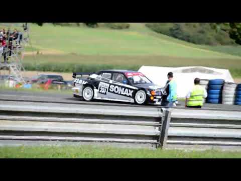 Markus Wüstefeld mit seinem 190er durch die Joop-Kurve am Hauenstein Bergrennen.