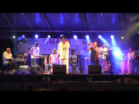 Max Mona  chante "Bégi Bang" (A/C Eugène Mona)